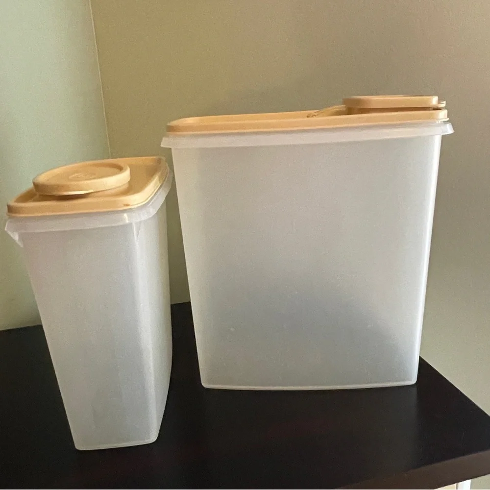 Lot of 2 Tupperware 20 & 13 Cup Cereal Keeper Containers #1588 #469 w/Almond Lid